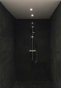 Studio 804, Bathroom shower